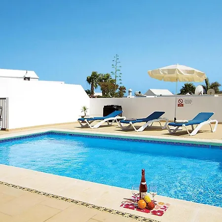 Playa Blanca Sleeps 7 Wifi Willa *